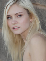 cristina a, omorfeno by ivan harrin