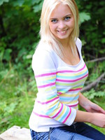 bountiful berry bares all!